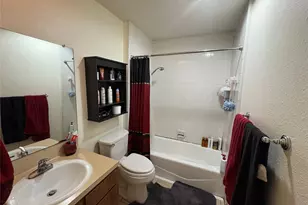 8811-B Pineridge Dr, Austin, TX 78729 - Photo 9