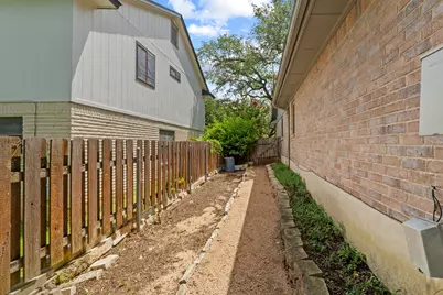 12806 Blackfoot Trail, Austin, TX 78729 - Photo 33