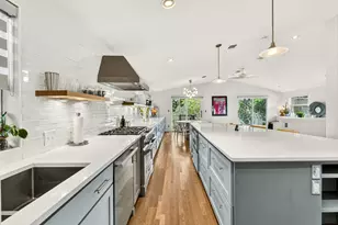 1800 W 10th St, Austin, TX 78703 - Photo 9
