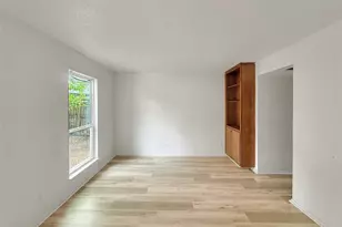 8611 Putnam Dr, Austin, TX 78757 - Photo 7