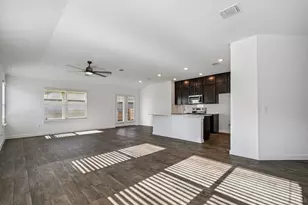 504 Elm Crk Dr, Hutto, TX 78634 - Photo 9