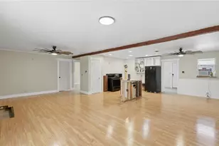 655 N W Loop 230, Smithville, TX 78957 - Photo 11