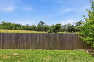 7121 Ranchito Dr, Austin, TX 78744 - Photo 29