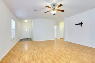 110 S Creek Bend Dr, Hutto, TX 78634 - Photo 9