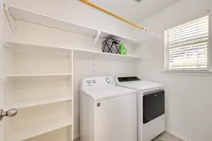 110 S Creek Bend Dr, Hutto, TX 78634 - Photo 27