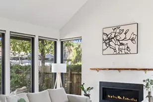 1913 Canterbury St, Austin, TX 78702 - Photo 7