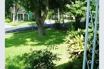 825 Harris Avenue, Austin, TX 78705 - Photo 15