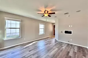 2011 Ashberry Trail W, Georgetown, TX 78626 - Photo 9