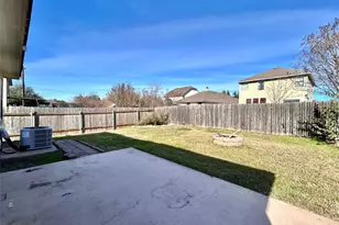 2011 Ashberry Trail W, Georgetown, TX 78626 - Photo 5