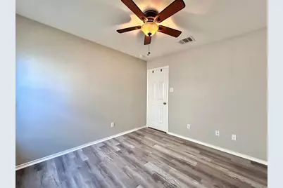 2011 Ashberry Trail W, Georgetown, TX 78626 - Photo 21