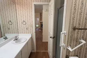 728 W San Antonio St, Lockhart, TX 78644 - Photo 11