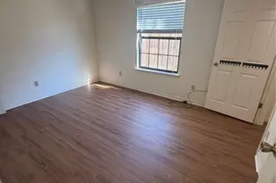 728 W San Antonio St, Lockhart, TX 78644 - Photo 7