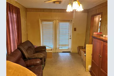 823 N Ellis Street, Giddings, TX 78942 - Photo 17
