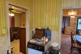 823 N Ellis St, Giddings, TX 78942 - Photo 13