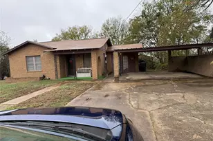 823 N Ellis St, Giddings, TX 78942 - Photo 1