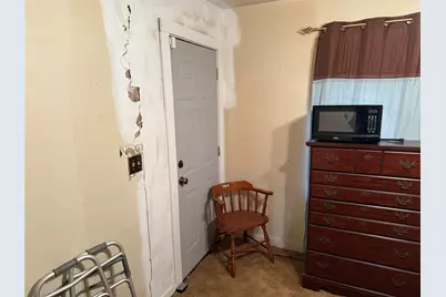 823 N Ellis Street, Giddings, TX 78942 - Photo 5