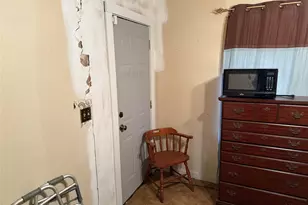 823 N Ellis St, Giddings, TX 78942 - Photo 5