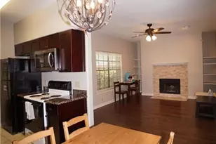 203 E 31st St, Austin, TX 78705 - Photo 11