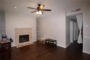 203 E 31st St, Austin, TX 78705 - Photo 5