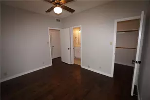 203 E 31st St, Austin, TX 78705 - Photo 25
