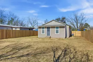 108 Irene St, Elgin, TX 78621 - Photo 27