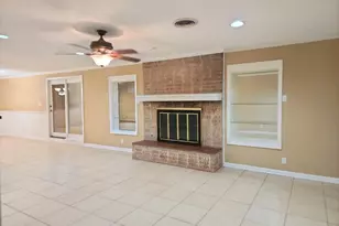 807 Country Club Rd, Georgetown, TX 78628 - Photo 5