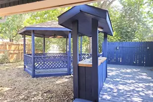 807 Country Club Rd, Georgetown, TX 78628 - Photo 15