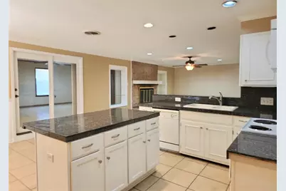 807 Country Club Road, Georgetown, TX 78628 - Photo 11