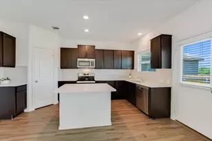 561 Greatest Gift Wy, Jarrell, TX 76537 - Photo 9