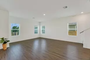 561 Greatest Gift Wy, Jarrell, TX 76537 - Photo 5