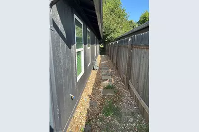 1118 Brookswood Ave E #B, Austin, TX 78721 - Photo 17