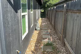 1118 Brookswood Ave E, Austin, TX 78721 - Photo 17