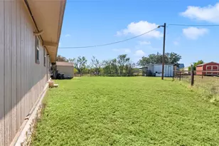 1415 Bee Ln, Tow, TX 78672 - Photo 17