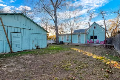 200 Gresham Street, Smithville, TX 78957 - Photo 35