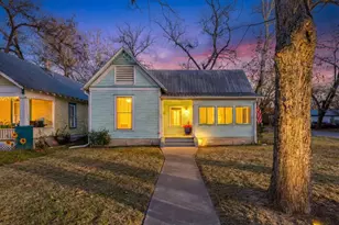 200 Gresham St, Smithville, TX 78957 - Photo 1