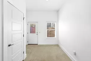 6213 Felix Ave, Austin, TX 78741 - Photo 13