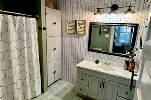 802 Hudgins St, Smithville, TX 78957 - Photo 17