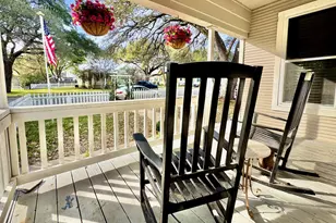 802 Hudgins St, Smithville, TX 78957 - Photo 3