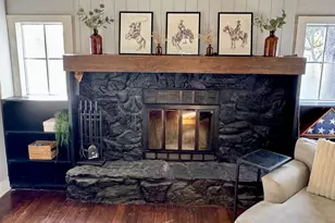 802 Hudgins St, Smithville, TX 78957 - Photo 9