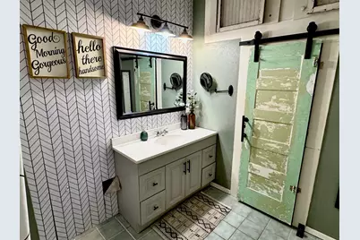 802 Hudgins Street, Smithville, TX 78957 - Photo 15