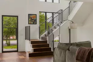 705 W 10th St, Georgetown, TX 78626 - Photo 9