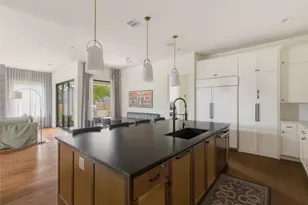 705 W 10th St, Georgetown, TX 78626 - Photo 5