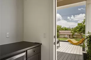 705 W 10th St, Georgetown, TX 78626 - Photo 35