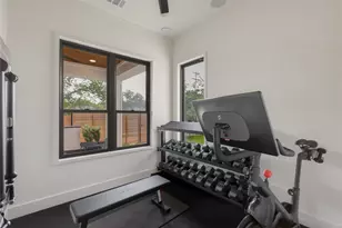 705 W 10th St, Georgetown, TX 78626 - Photo 21