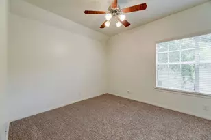 106 E 46th St, Austin, TX 78751 - Photo 11