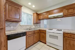 106 E 46th St, Austin, TX 78751 - Photo 5
