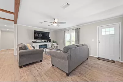 117 Castellana Way, Elgin, TX 78621 - Photo 7