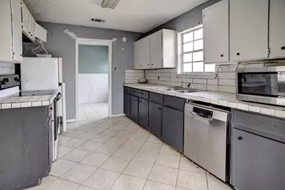 148 Pine Valley Drive, Paige, TX 78659 - Photo 9