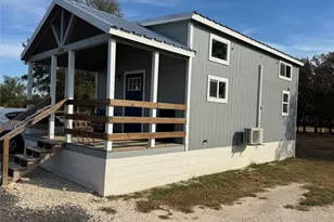 1353 Red Town Rd, Elgin, TX 78621 - Photo 7