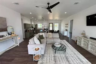 1353 Red Town Rd, Elgin, TX 78621 - Photo 7